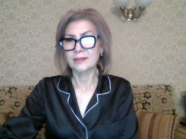 ElegantLady00 live cam preview