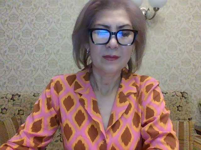 ElegantLady00 live cam preview