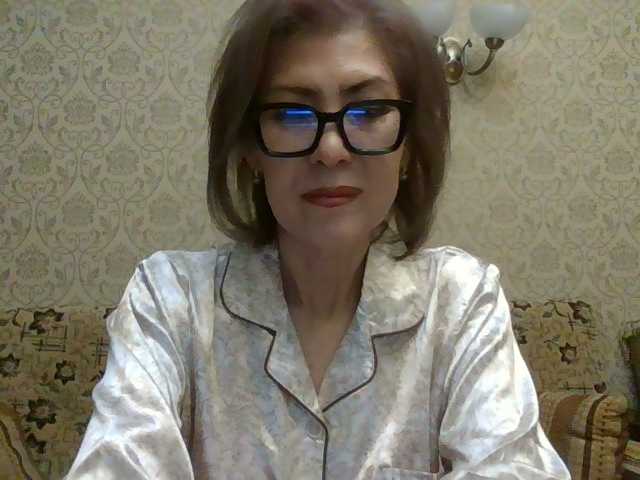 ElegantLady00 live cam preview