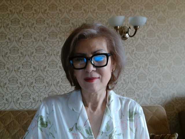 Elegant00Lady