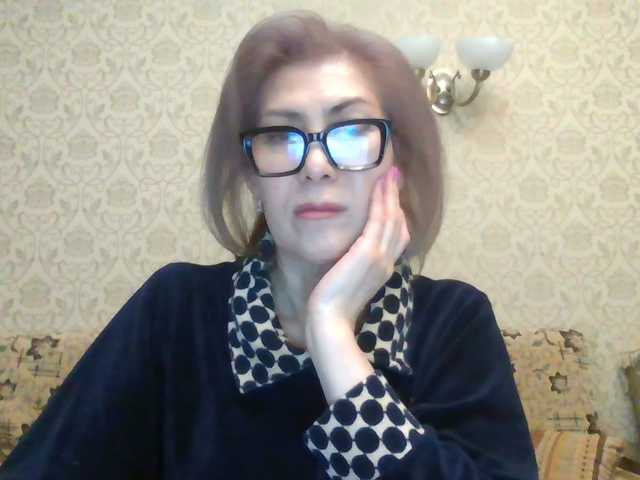 ElegantLady00 live cam preview
