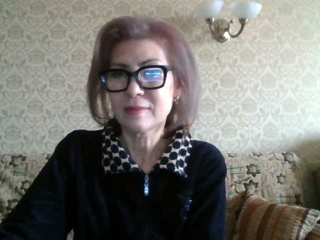 ElegantLady00 live cam preview