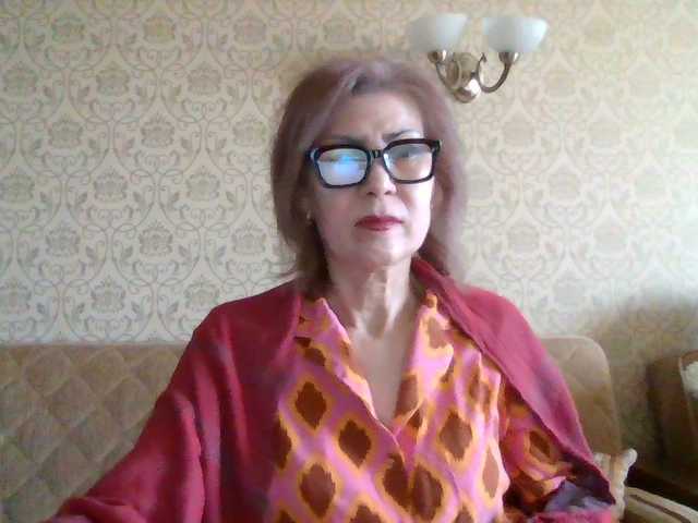 go to chat with ElegantLady00