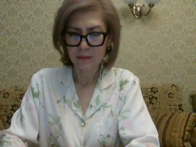 ElegantLady00 live cam preview