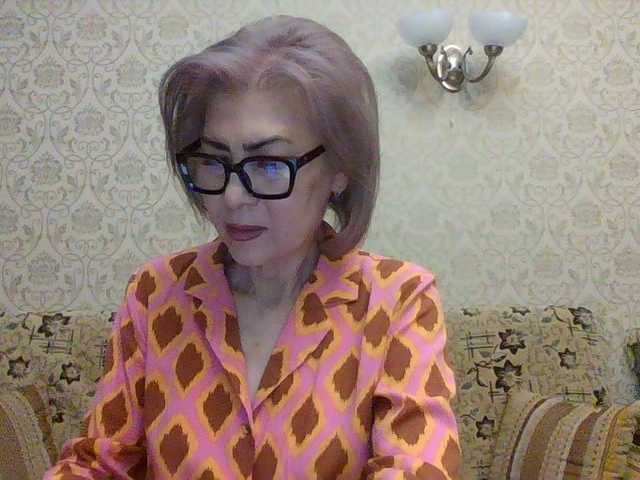 Elegant00Lady live cam on BongaCams