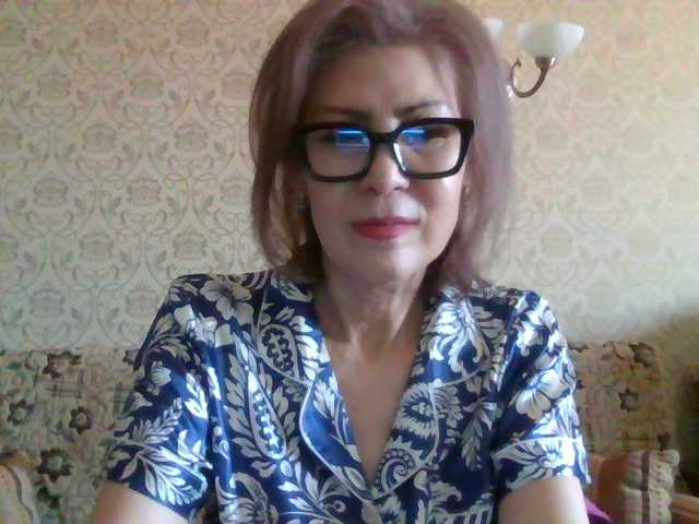ElegantLady00 live cam preview