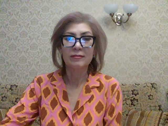 ElegantLady00 live cam preview
