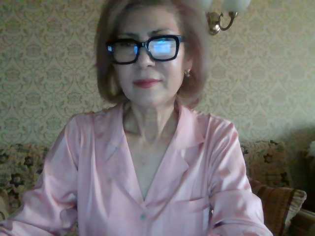 ElegantLady00 live cam preview
