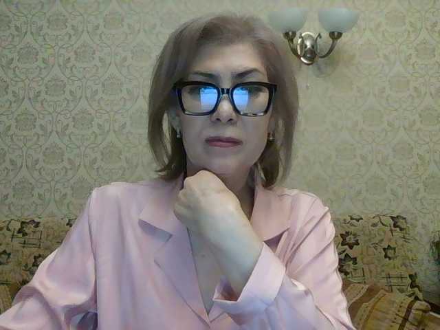 ElegantLady00 — live female cam