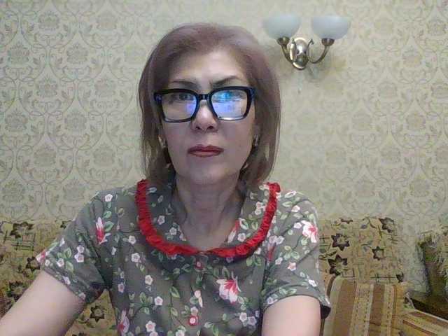 ElegantLady00 live cam preview