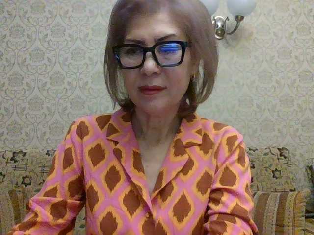 ElegantLady00 live cam preview
