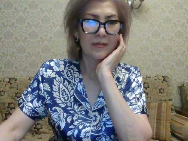 ElegantLady00 live cam preview