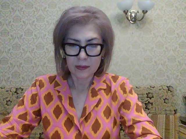 ElegantLady00 live cam preview
