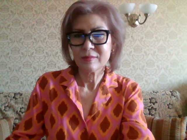 Elegant00Lady