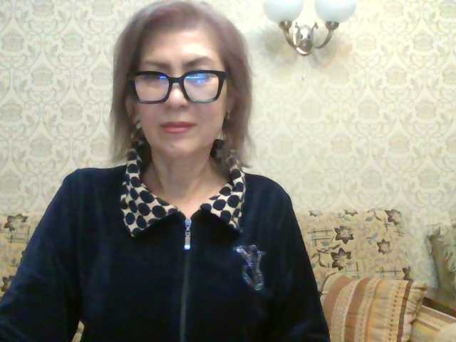 ElegantLady00 live cam preview