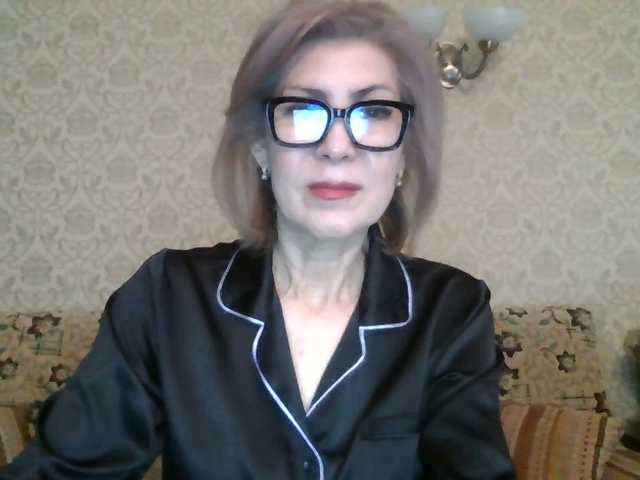 ElegantLady00 live cam preview