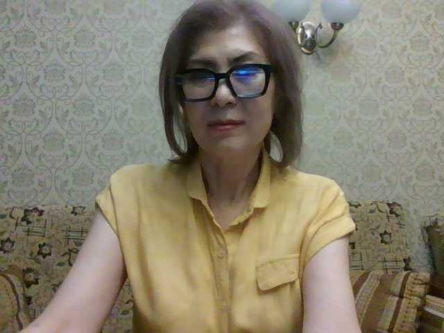 ElegantLady00 live cam preview
