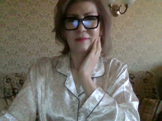ElegantLady00 live cam preview