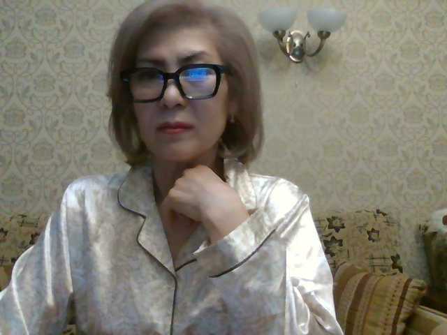 ElegantLady00 live cam preview
