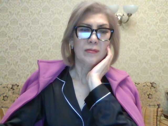 ElegantLady00 live cam preview
