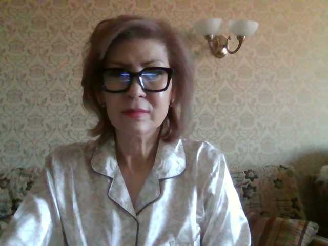ElegantLady00 live cam preview