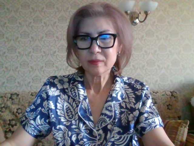 ElegantLady00 live cam preview