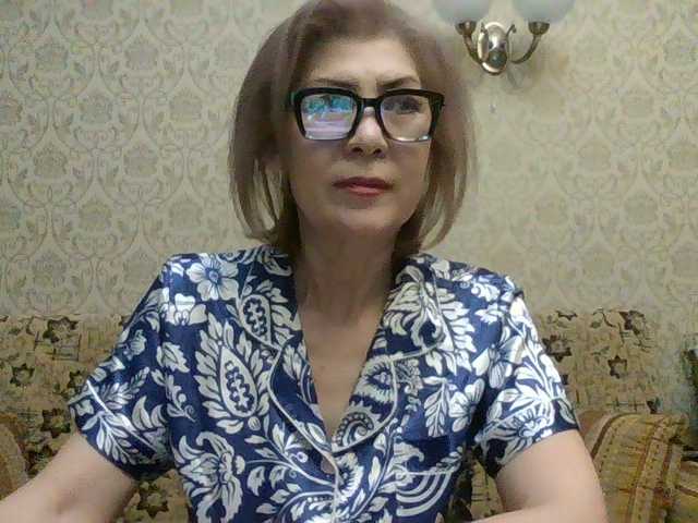 ElegantLady00 live cam preview
