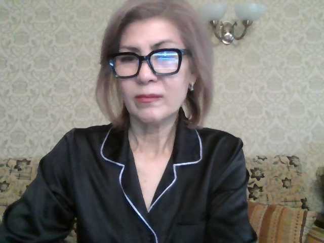 ElegantLady00 live cam preview