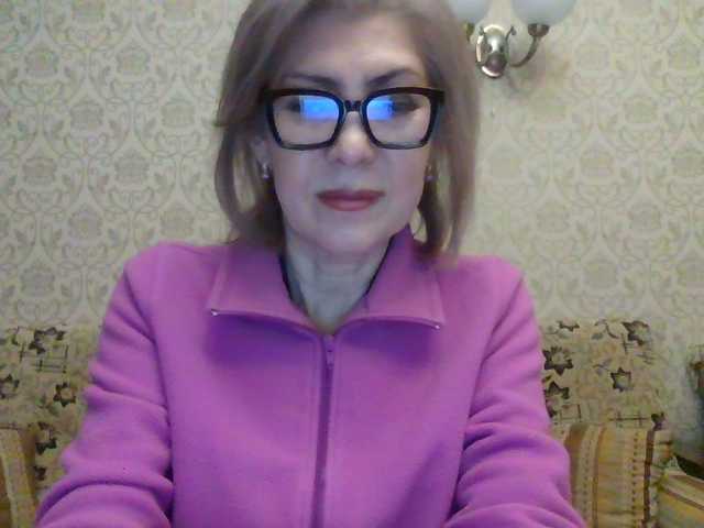 ElegantLady00 live cam preview