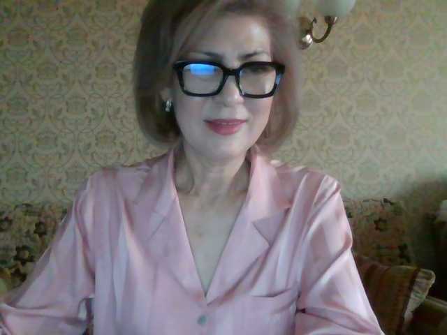 ElegantLady00 live cam preview