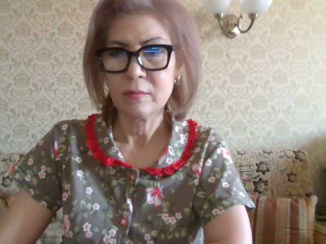 ElegantLady00 live cam preview