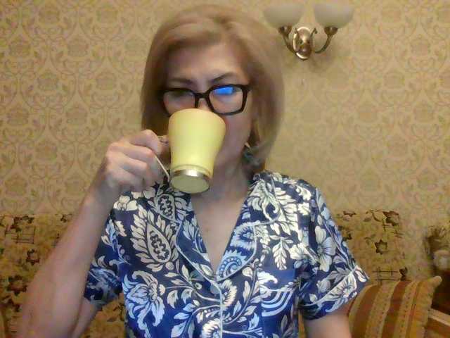 go to chat with ElegantLady00