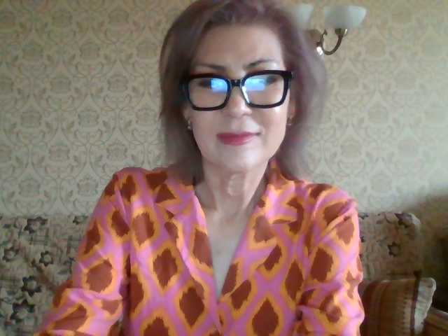 ElegantLady00 live cam preview
