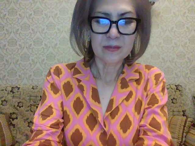 ElegantLady00 live cam preview