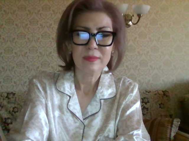 ElegantLady00 live cam preview