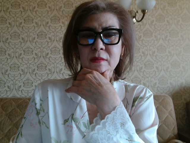 Elegant00Lady