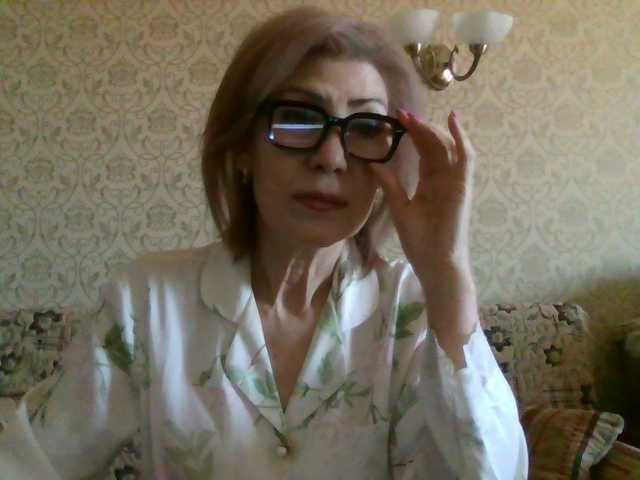 Elegant00Lady