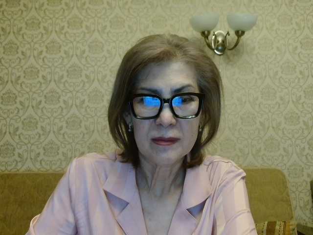 Elegant00Lady