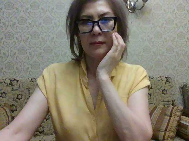 ElegantLady00 live cam preview