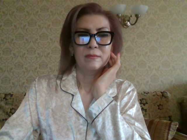 ElegantLady00 live cam preview