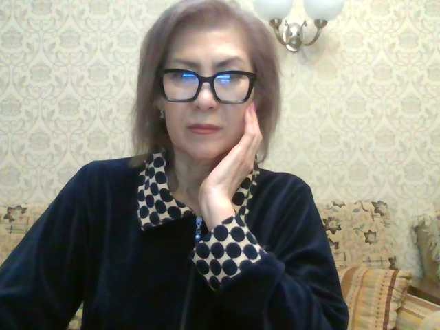 ElegantLady00 live cam preview