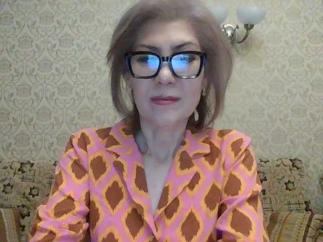 ElegantLady00 live cam preview