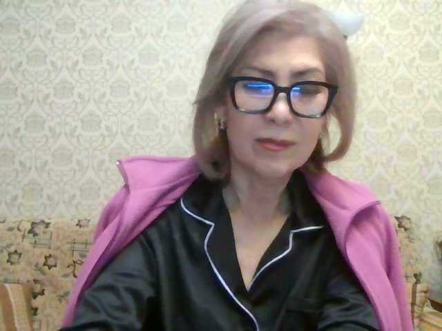 ElegantLady00 live cam preview
