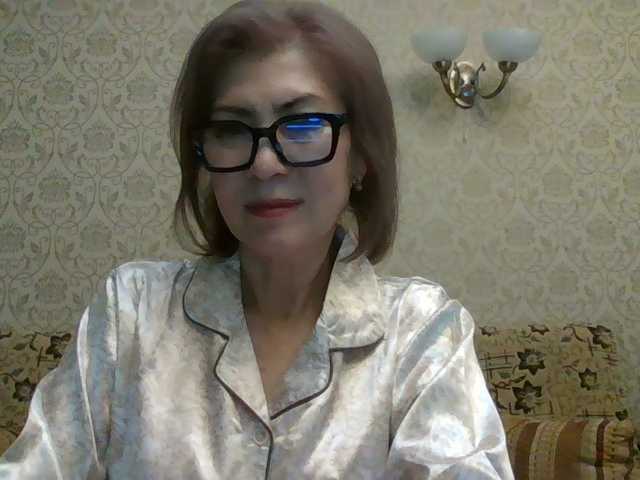 ElegantLady00 live cam preview