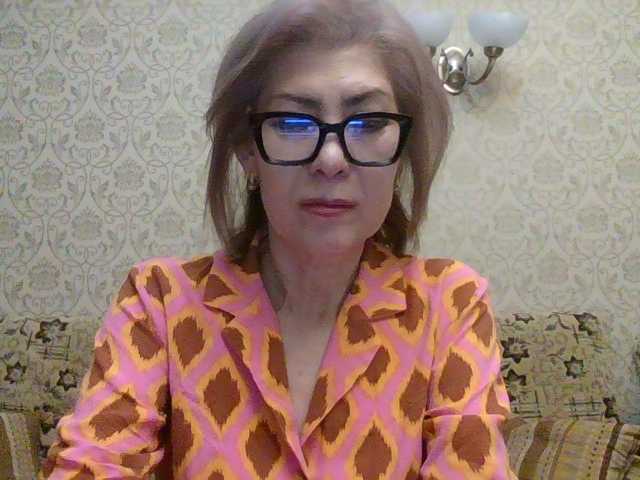 ElegantLady00 live cam preview