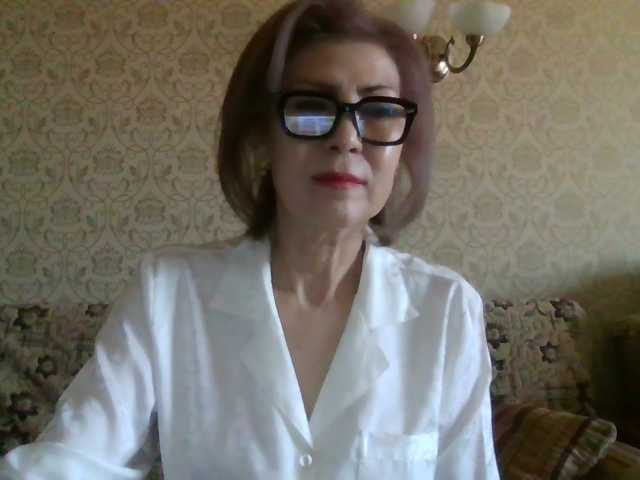 ElegantLady00 live cam preview