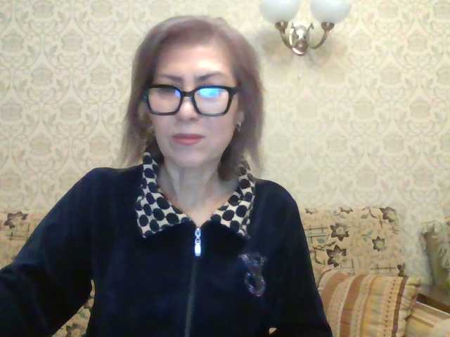 ElegantLady00 live cam preview
