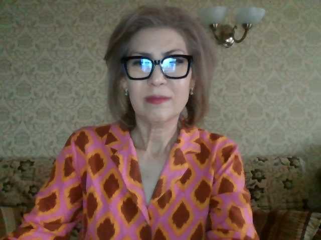 ElegantLady00 live cam preview