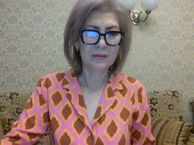 ElegantLady00 live cam preview