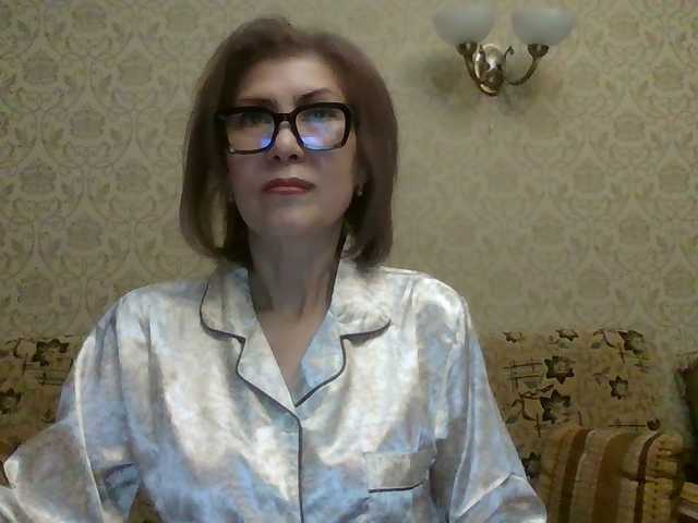 ElegantLady00 live cam preview